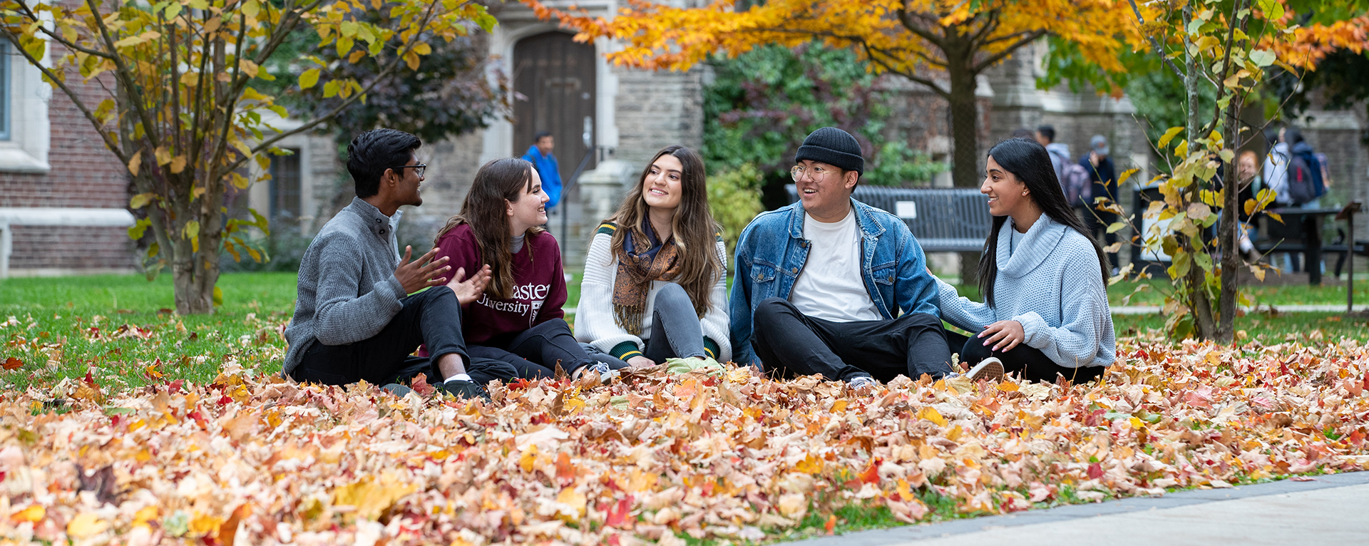 Homepage Video Background Image showcasing students at the university archway.