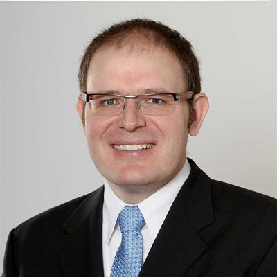 Headshot of Kevin Veenstra