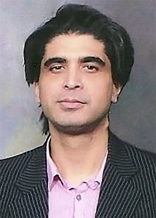Headshot of Adeel Mahmood